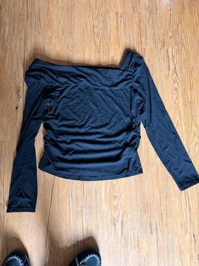 Black Long-Sleeve one Shoulder Women’s Top